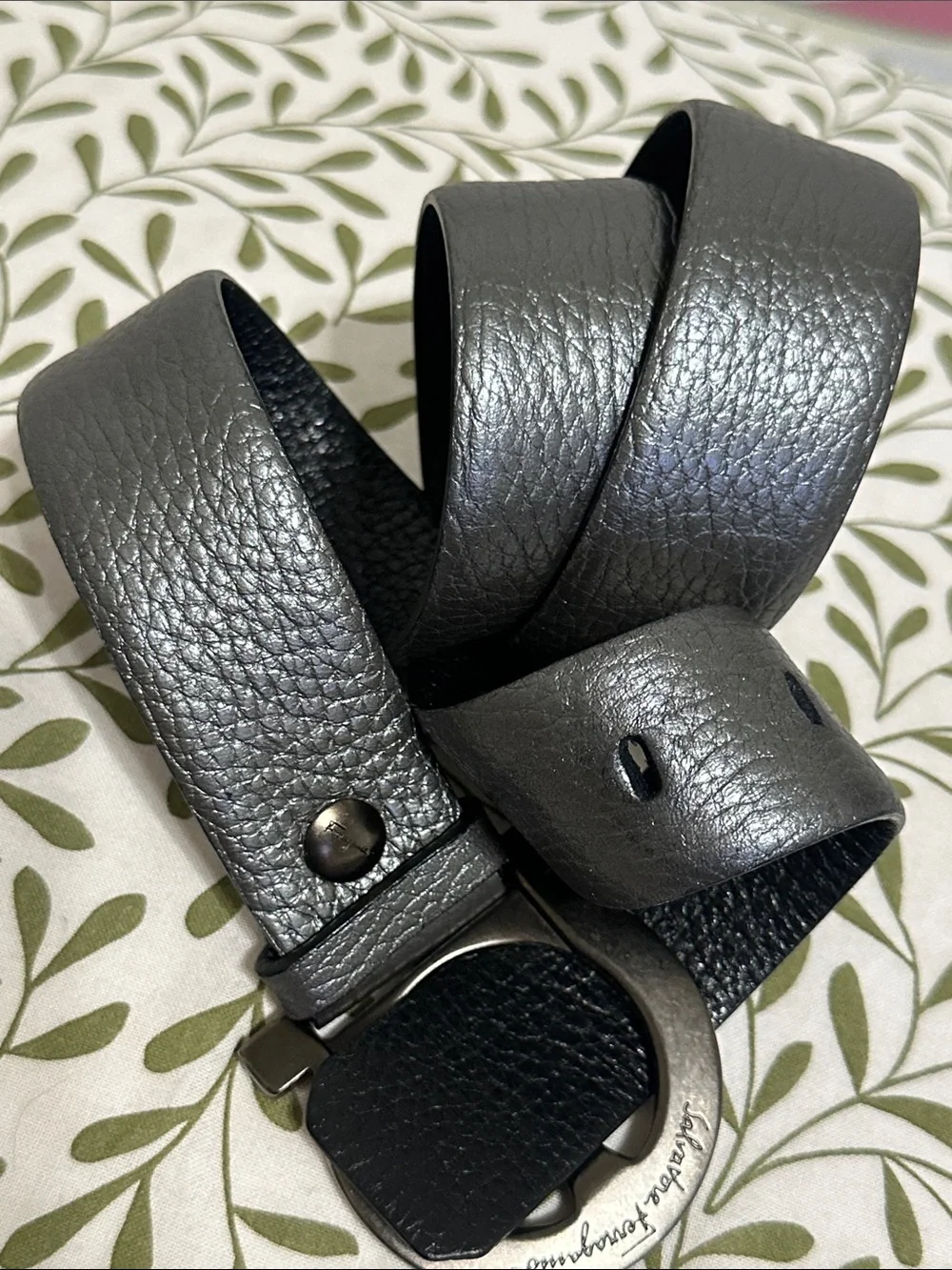 Salvatore Ferragamo Unisex Metallic Gray Leather Belt with Signature Ring Buckle